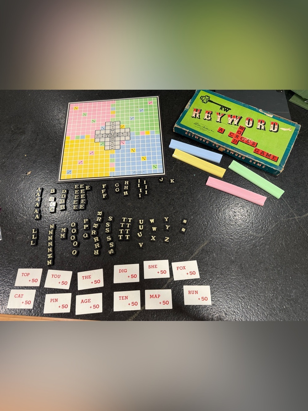 Vintage 1953 Parker Brother's Inc. Keyword A Cross Word Game - Picture 6 of 10